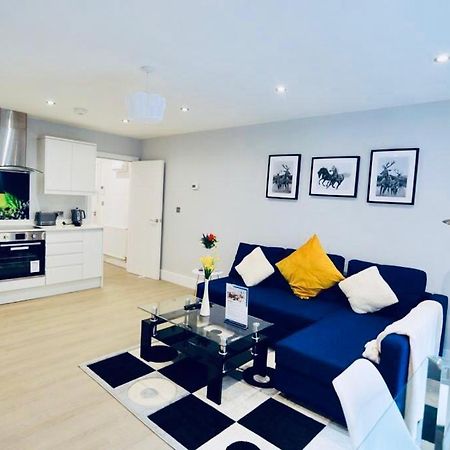 Morden Central Self Contained Flat By Cozynest Reading Esterno foto