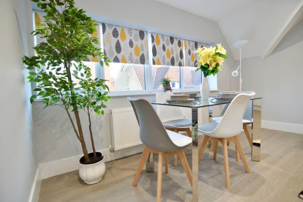 Morden Central Self Contained Flat By Cozynest Reading Esterno foto
