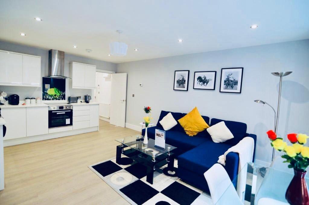 Morden Central Self Contained Flat By Cozynest Reading Esterno foto